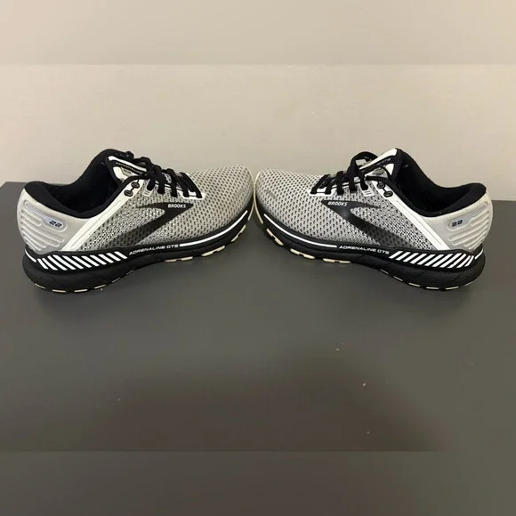 Brooks Womens Adrenaline GTS 22 Gray and Black Running Shoes, Size:8 - Picture 3 of 14